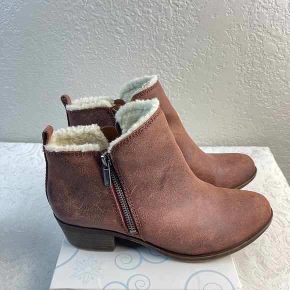 ✅LUCKY BRAND ✅ Winter insulated rustic bootie - Picture 2 of 15